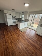 136-138-138 W Yarmouth Rd in Yarmouth, MA - Building Photo - Building Photo