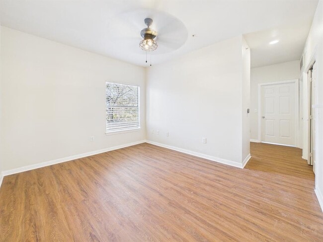 2320 Gracy Farms Ln in Austin, TX - Building Photo - Building Photo