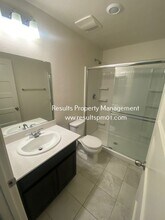 240 Uccello Way in Sacramento, CA - Building Photo - Building Photo