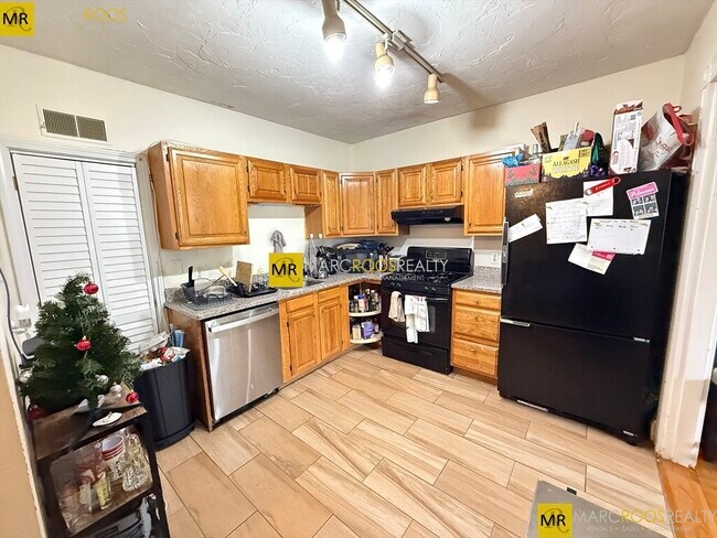 property at 882 Huntington Ave