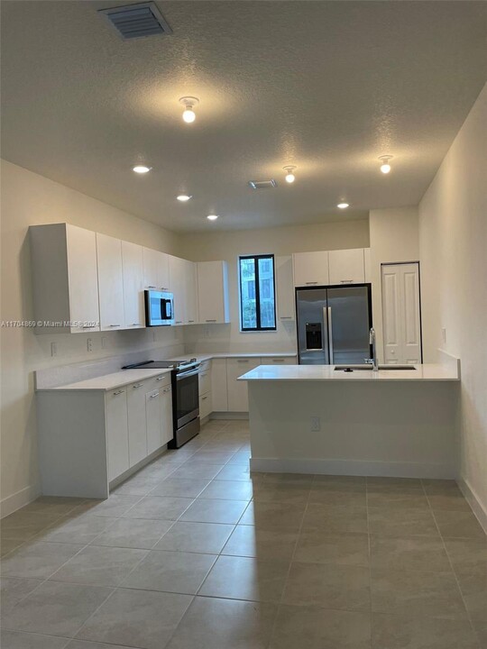 4438 NW 83rd Pky, Unit 3348 in Doral, FL - Building Photo