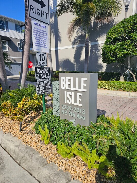 2309 NE 9th Ave in Wilton Manors, FL - Foto de edificio