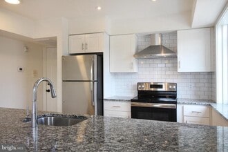 71 N Main St in Lambertville, NJ - Building Photo - Building Photo