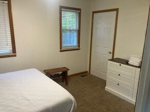 990 Pine Rd in Bay City, MI - Foto de edificio - Building Photo