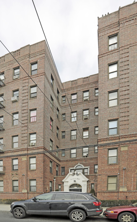 Georgian Hall in Jamaica, NY - Building Photo