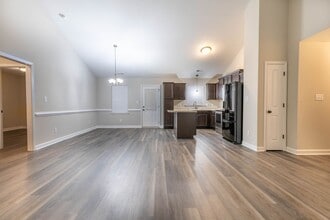 270 Breakwater Dr in Sneads Ferry, NC - Building Photo - Building Photo