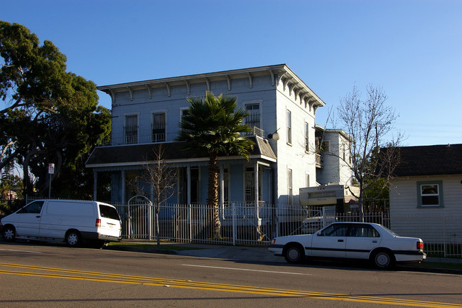 1715 Market St in San Diego, CA - Building Photo - Building Photo