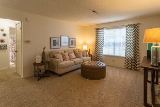 Tammaron Village Apartments in Oklahoma City, OK - Building Photo - Interior Photo