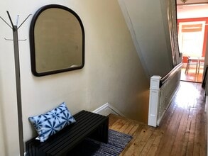 3284 Dawson Street, Unit Furnished Bedroom 1 in Pittsburgh, PA - Foto de edificio - Building Photo