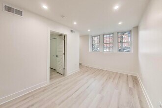 1437 W Oakdale Ave in Chicago, IL - Building Photo - Building Photo