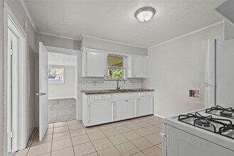 2328 Boss St in La Marque, TX - Building Photo - Building Photo