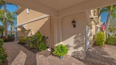 1500 Burgos Dr in Sarasota, FL - Building Photo - Building Photo