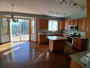 2972 Eagle Valley Dr in Woodbury, MN - Building Photo - Building Photo