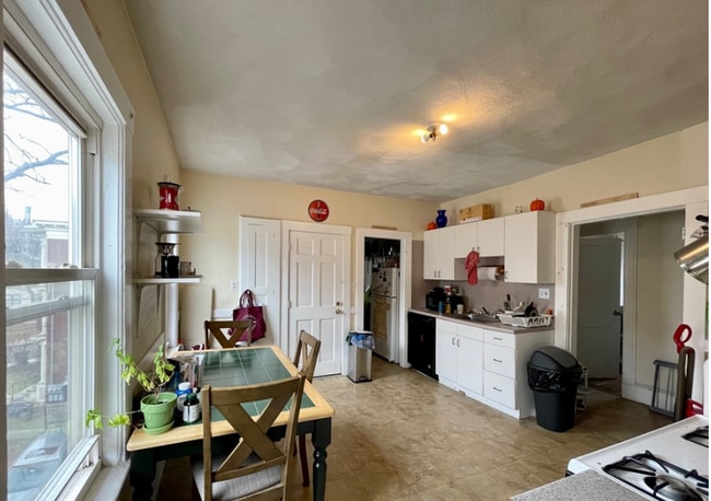 97 Kilsyth Rd, Unit 3