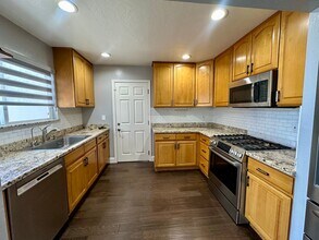 32998 Lake Michigan St in Fremont, CA - Building Photo - Building Photo