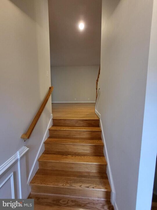 9280 Laurel Ridge Crossing Rd in Lorton, VA - Building Photo