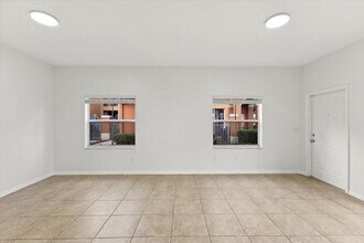 4903 Schooner Dr in Fort Lauderdale, FL - Building Photo - Building Photo