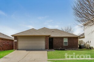 12216 Hunters Crossing Ln in Burleson, TX - Building Photo