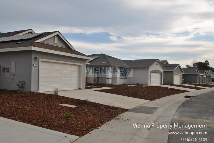 547 Fox Hunt Wy in Rio Linda, CA - Building Photo