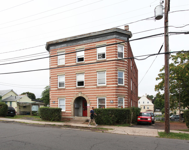 126 Oak St in New Britain, CT - Building Photo - Building Photo