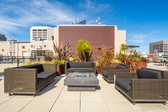 Olume Apartments in San Francisco, CA - Foto de edificio - Building Photo