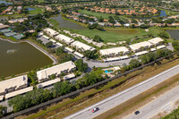 13601-13651 Worthington Way in Bonita Springs, FL - Foto de edificio - Building Photo