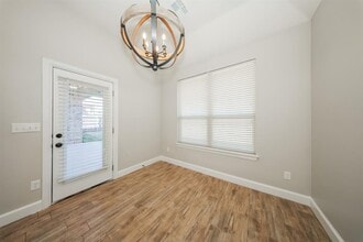 2517 SE 38th St in Moore, OK - Foto de edificio - Building Photo