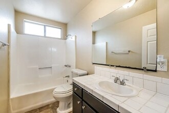 2665 E Jefferson St in Carson, CA - Building Photo - Building Photo