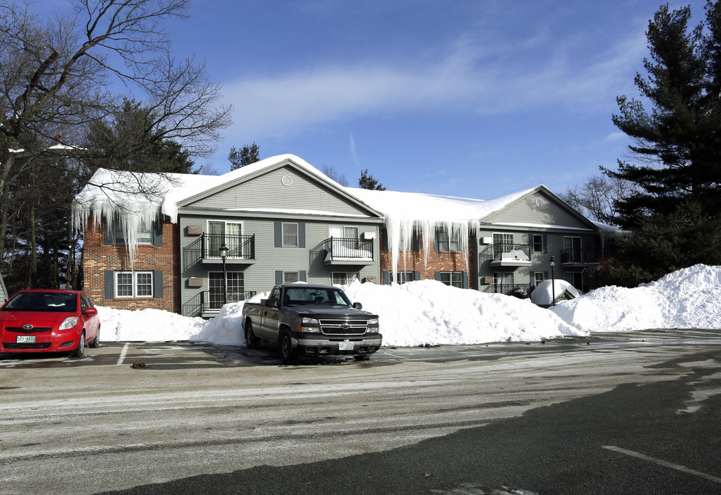 Oak Hill Condominiums in Nashua, NH - Foto de edificio