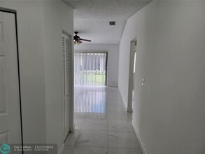 9790 W Elm Ln in Miramar, FL - Building Photo - Building Photo