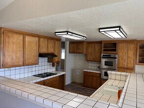 801 Foxfire Dr in Manteca, CA - Building Photo - Building Photo