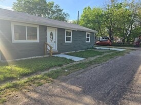 121 Windom St in Farmersville, TX - Building Photo