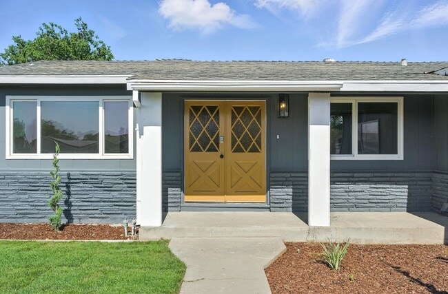 110 S Olive St in Lemoore, CA - Building Photo - Building Photo