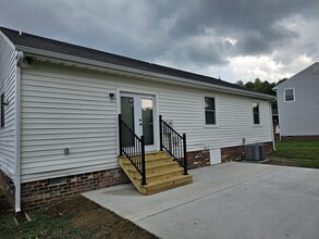 406 Renee Ct in Highland Springs, VA - Building Photo - Building Photo