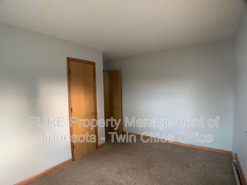 6821 Cedar Ave S in Minneapolis, MN - Building Photo