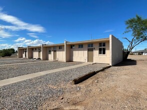 13961-13939 S Berwick Rd in Arizona City, AZ - Building Photo - Building Photo