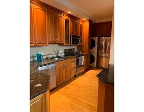 399 Washington St in Brookline, MA - Building Photo - Building Photo