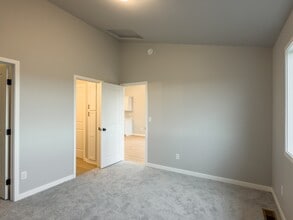 3719 33rd St S in Moorhead, MN - Building Photo - Building Photo