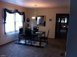 2000 Good Hope Rd in Glendale, WI - Building Photo - Building Photo