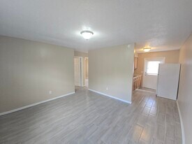 607 Peacock Ln in Fort Meade, FL - Building Photo