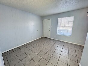 1405 N Gray St, Unit Unit 07 in Killeen, TX - Foto de edificio - Building Photo