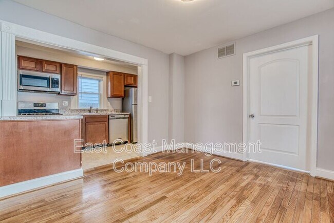 214 Center St in Dundalk, MD - Building Photo - Building Photo
