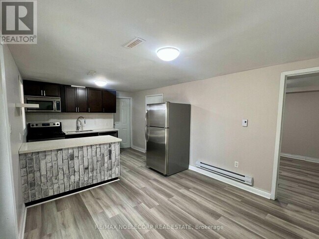 514 Capilano Ct in Oshawa, ON - Building Photo - Building Photo