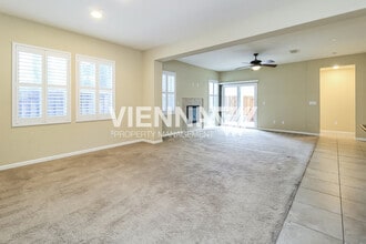 7933 Collins Isle Ln in Sacramento, CA - Building Photo - Building Photo