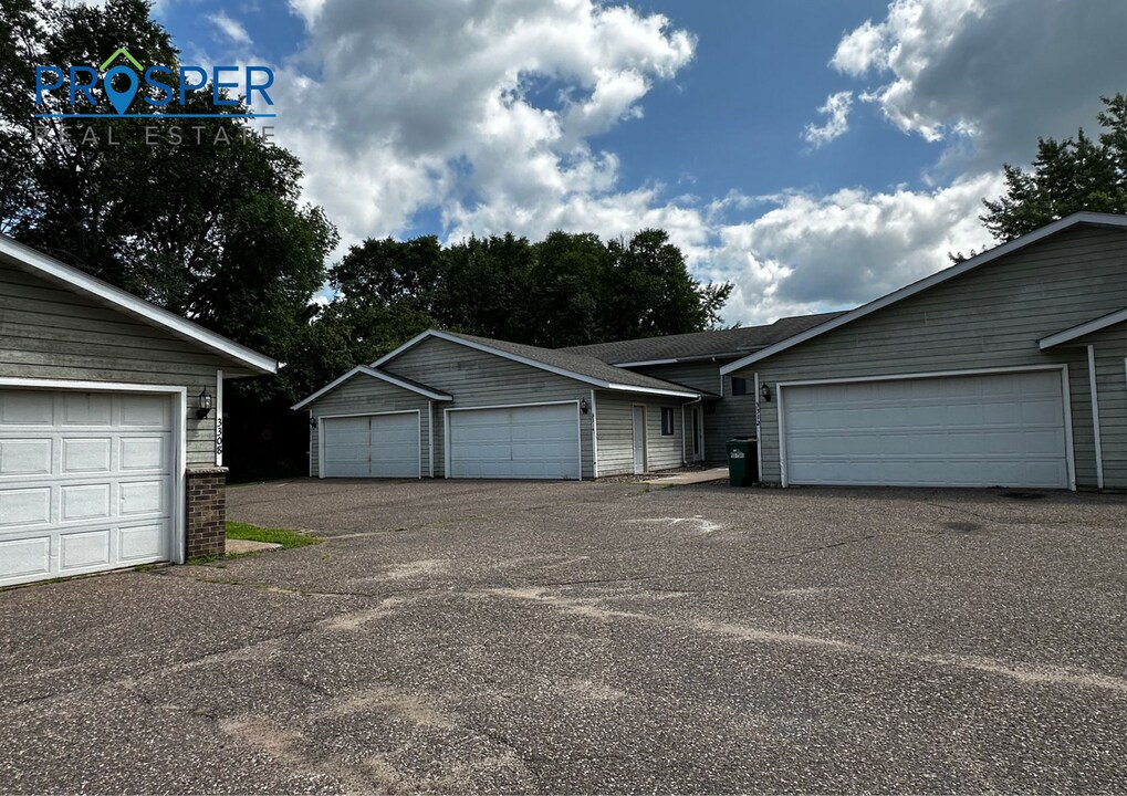 3314 Garner St in Eau Claire, WI - Building Photo