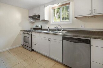 109 Pine Tree Rd in Ithaca, NY - Building Photo - Building Photo