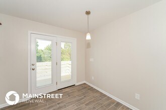 1130 Holt Cir in Hayden, AL - Foto de edificio - Building Photo