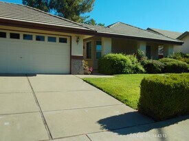 1325 Jamie Dr in Yuba City, CA - Building Photo