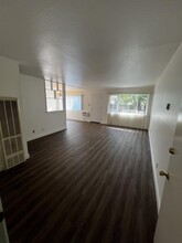 5498 Carlson Dr in Sacramento, CA - Building Photo - Building Photo