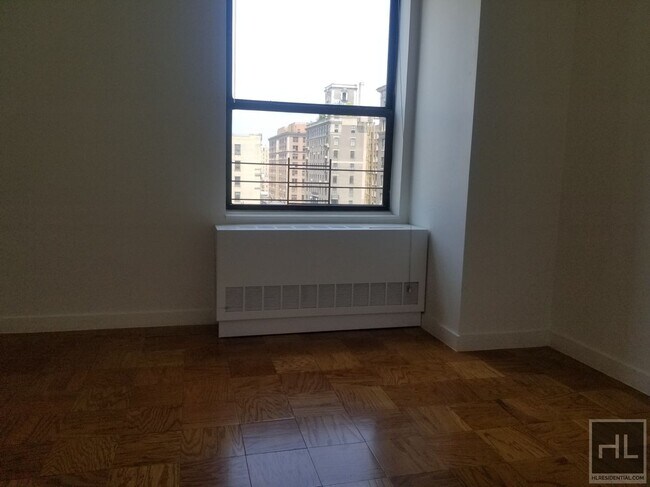 W 87th St in New York, NY - Building Photo - Building Photo